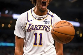 包含风云突变洛杉矶湖人清晨状态回暖；CBA季后赛版图或变；气氛紧张；纪律约束更严格的词条