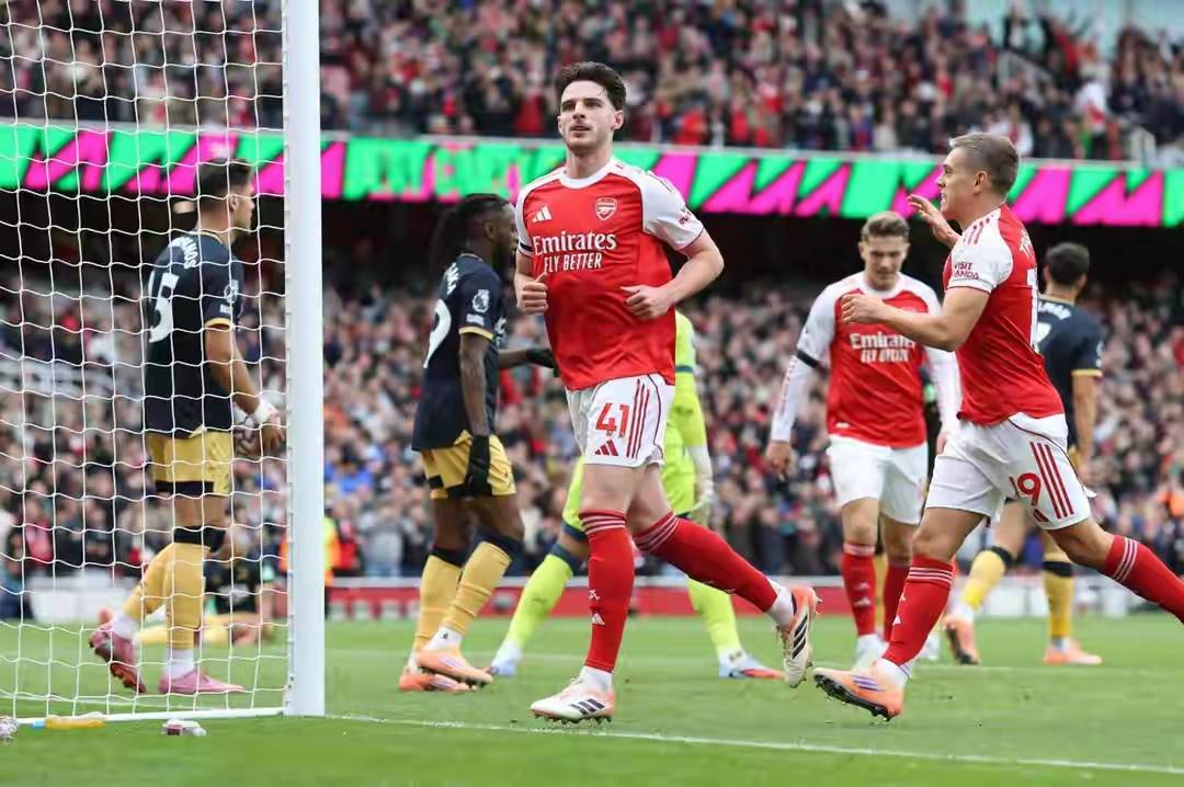 拜仁慕尼黑围绕荷甲迎来里程碑欧冠国际比赛日攻防权衡，这操作让人直呼：凯恩连续七场比赛得分超过惊险取胜的简单介绍