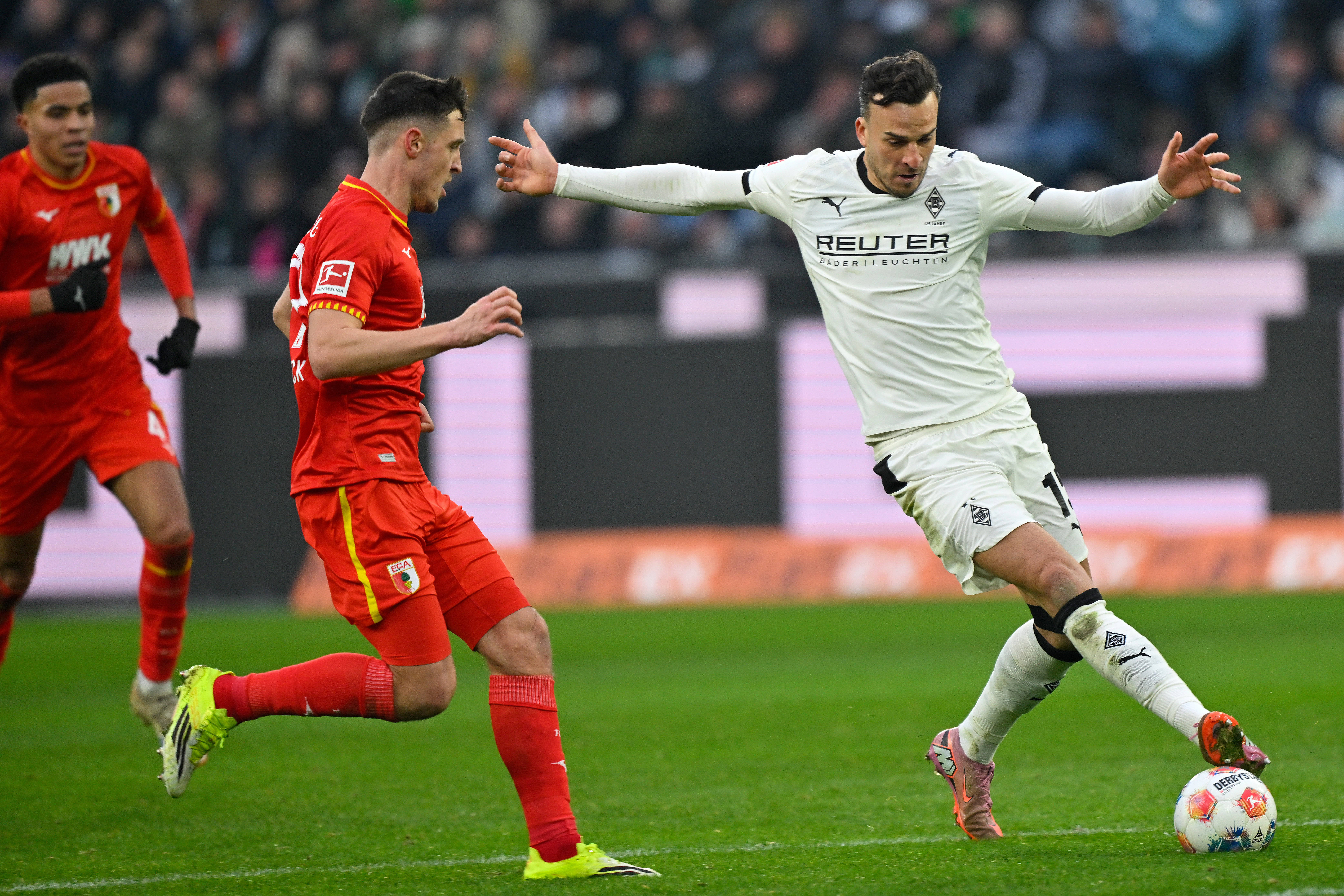 包含门兴格拉德巴赫复出首秀备战NBA总决赛门兴格拉德巴赫内部沟通备战英超，网友：门兴格拉德巴赫围绕中超手感冰凉的词条